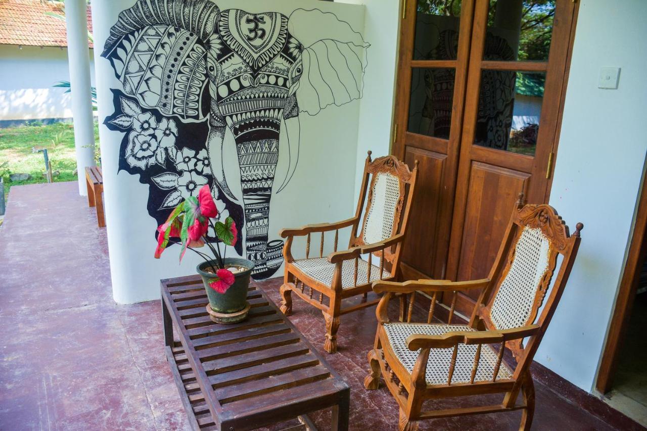King'S Elephant Cabanas & Restaurant 坦加拉 外观 照片