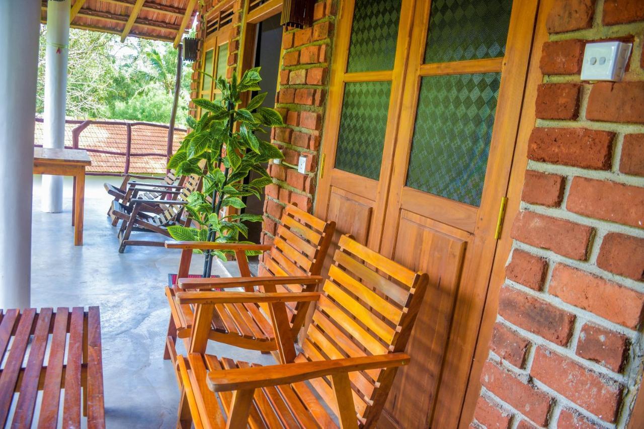 King'S Elephant Cabanas & Restaurant 坦加拉 外观 照片